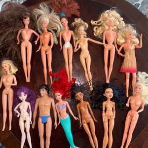 Lot Of Thirteen (13) Barbie Type Dolls Disney, Vintage, Descendant, 1966